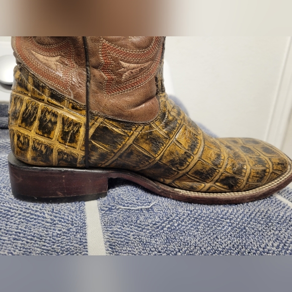 2 pairs of boots for 150 black ones are original caiman skin ,other are print - Picture 9 of 10